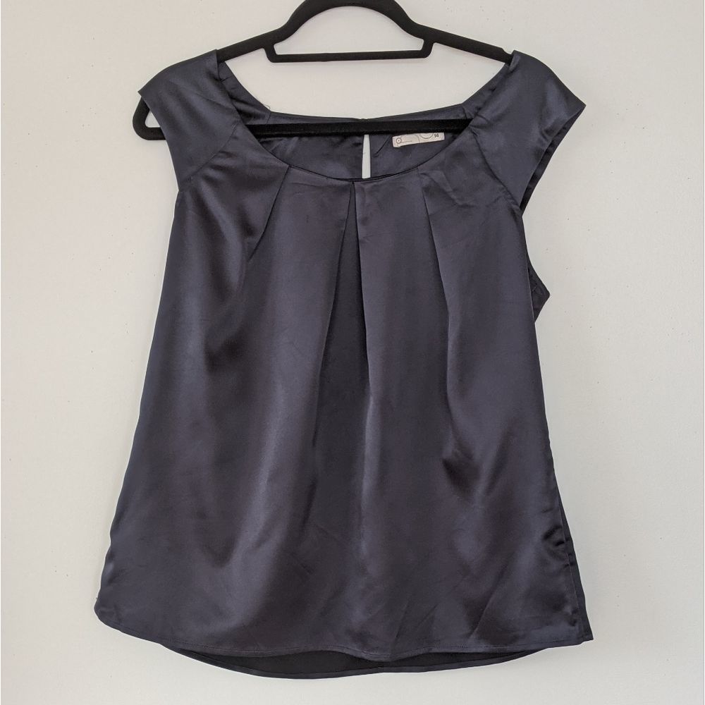 [3/$15] or $5 in bundle -  Silky navy blouse size US 10